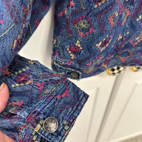 Coldwater Creek Embroidered Denim Jean Jacket Size-Medium - Picture 8 of 8